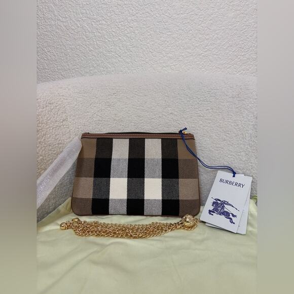 Burberry Black and Cream Checkered wristlet - Picture 4 of 6